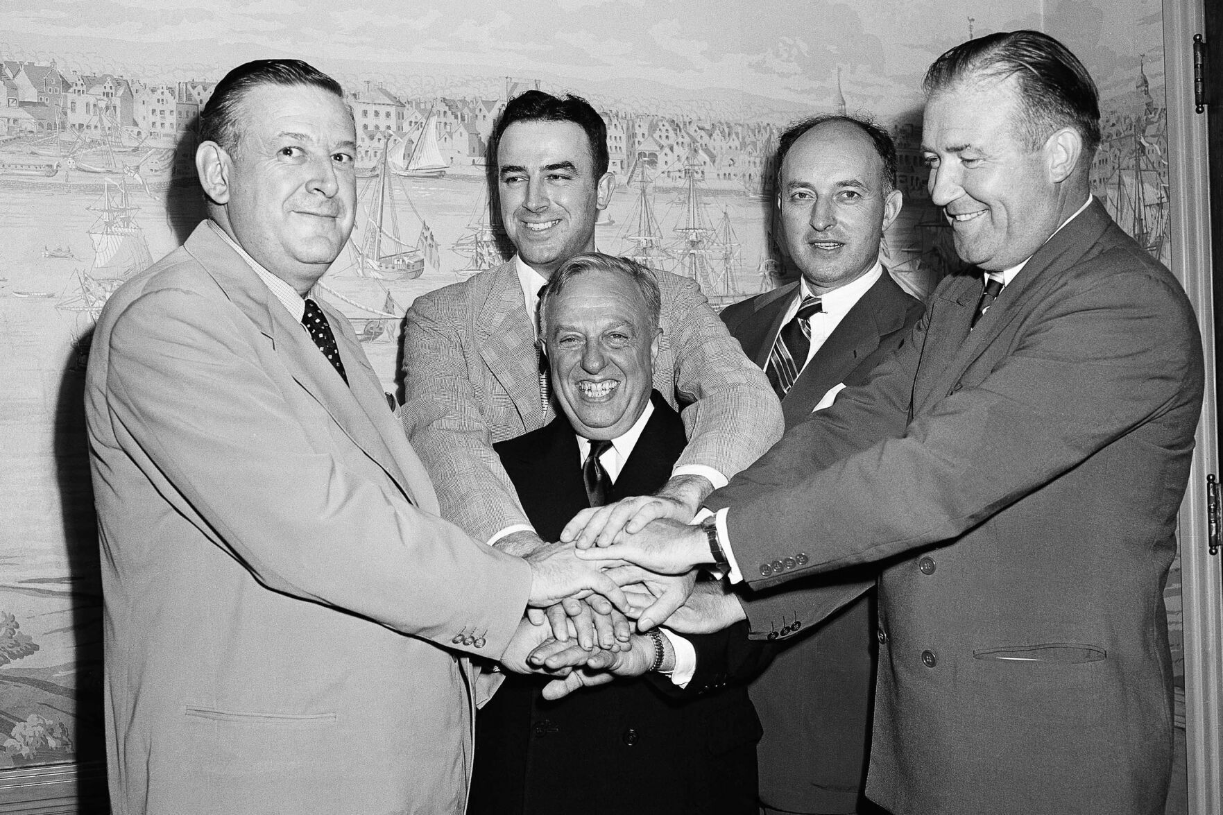 1949: National Basketball Association merger